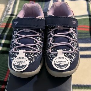 OshKosh Girls Size 10 (toddler) sneakers